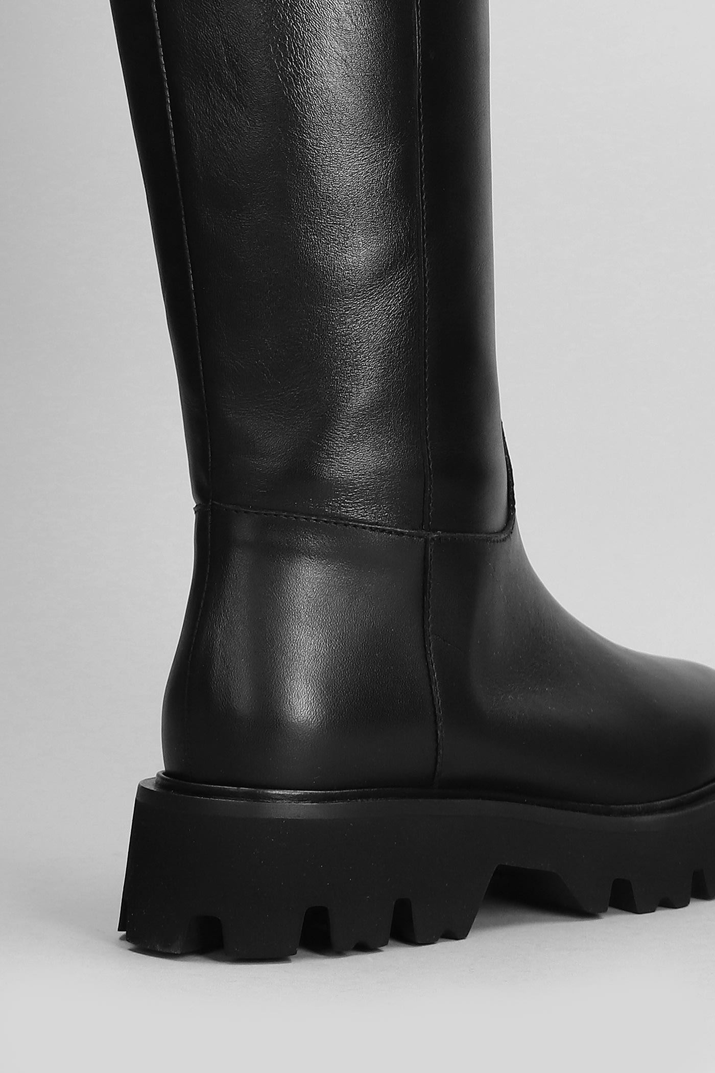 Fabio Rusconi Low Heels Boots In Black Leather In Black