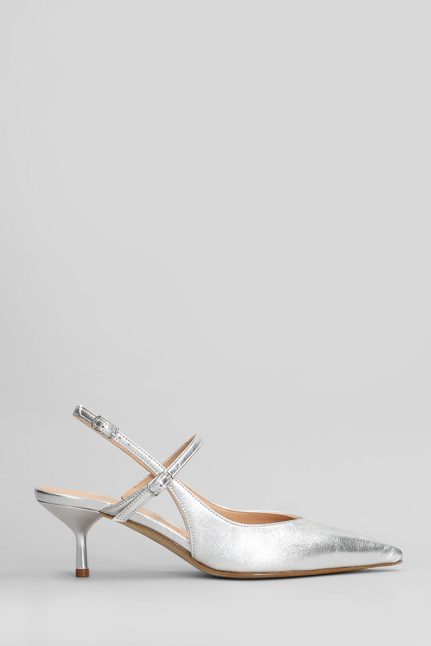 THE SELLER PUMPS IN SILVER LEATHER